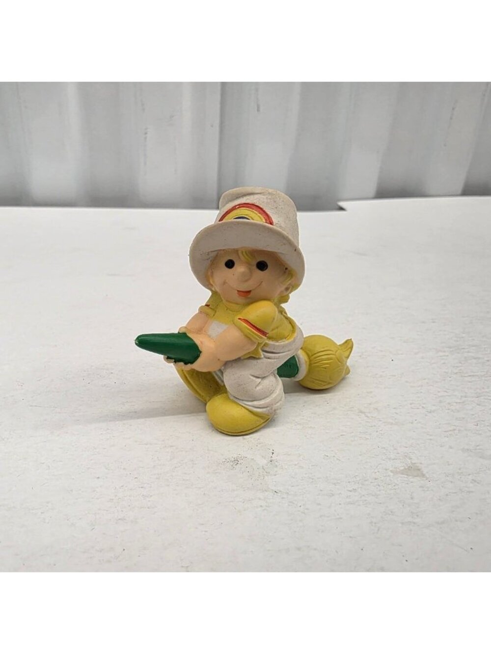 Rainbow Kids Kid Riding Paintbrush 2.5 inches Little Toy Vintage Wallace Berrie